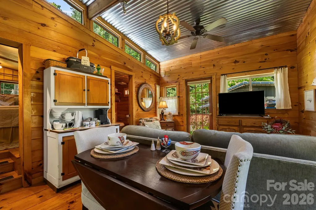 107 111 Hougie Heaven Lane Franklin NC 28734