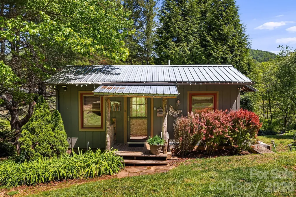 107 111 Hougie Heaven Lane Franklin NC 28734