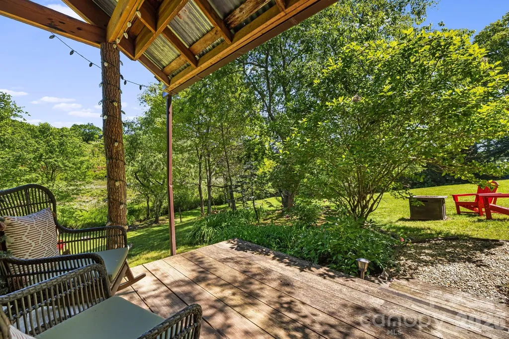 107 111 Hougie Heaven Lane Franklin NC 28734