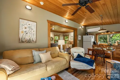 107 111 Hougie Heaven Lane Franklin NC 28734