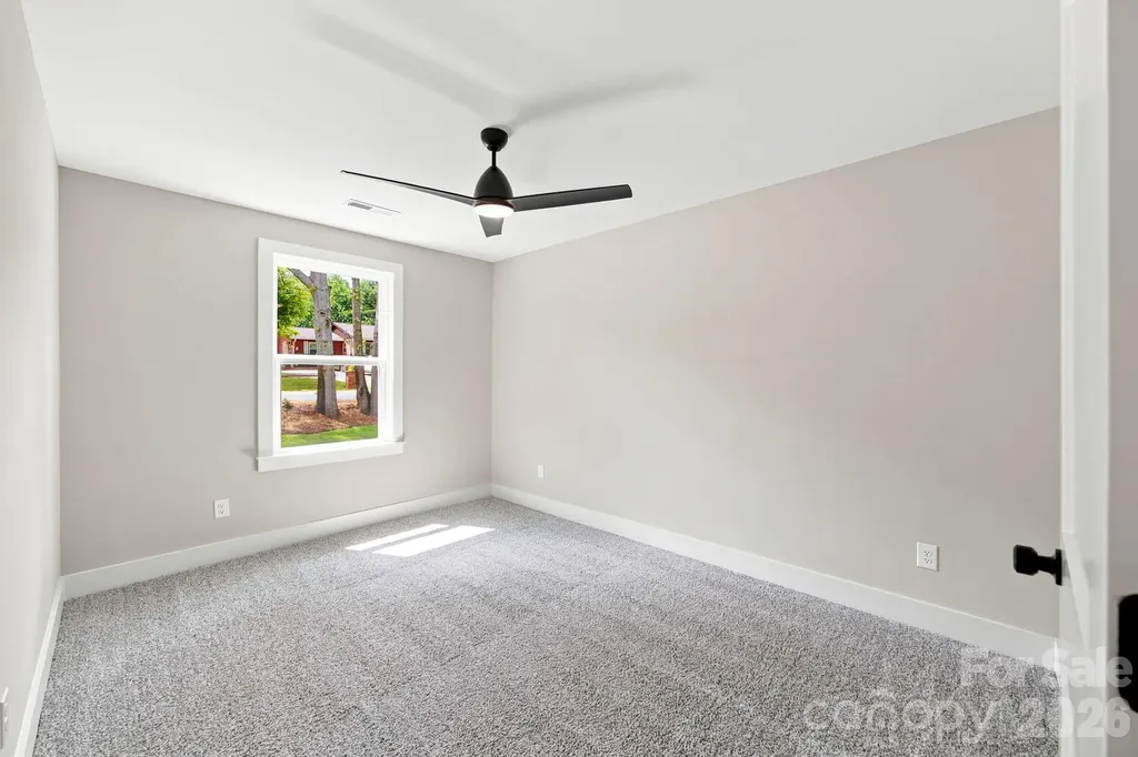 312 North Street Dallas NC 28034