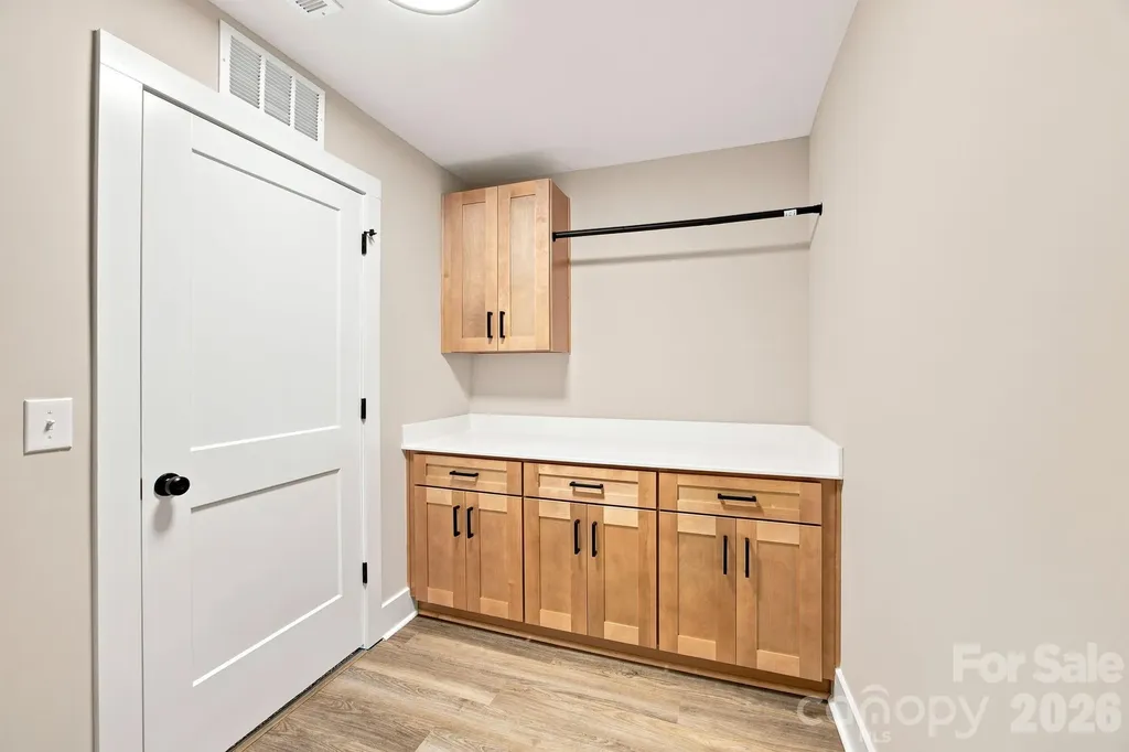 312 North Street Dallas NC 28034