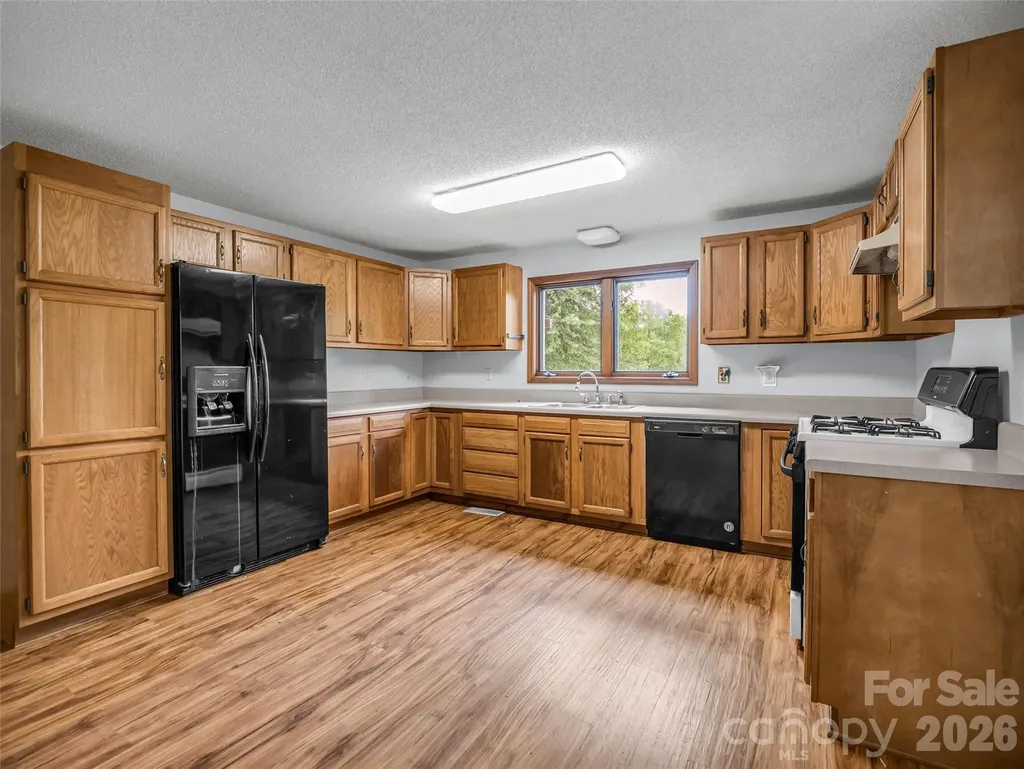 1870 Palmer Road Mill Spring NC 28756