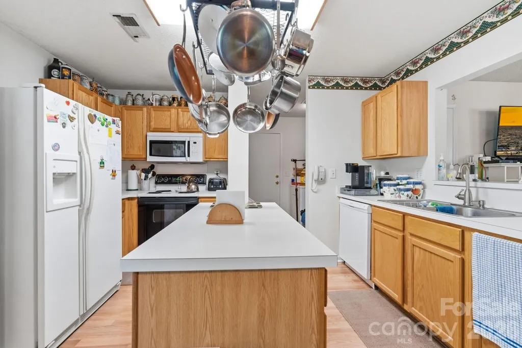 9220 Garnet Field Court Charlotte NC 28269