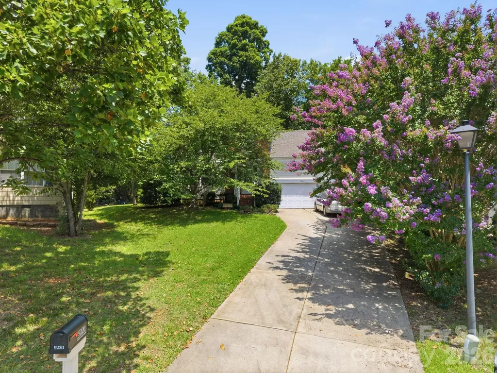 9220 Garnet Field Court Charlotte NC 28269