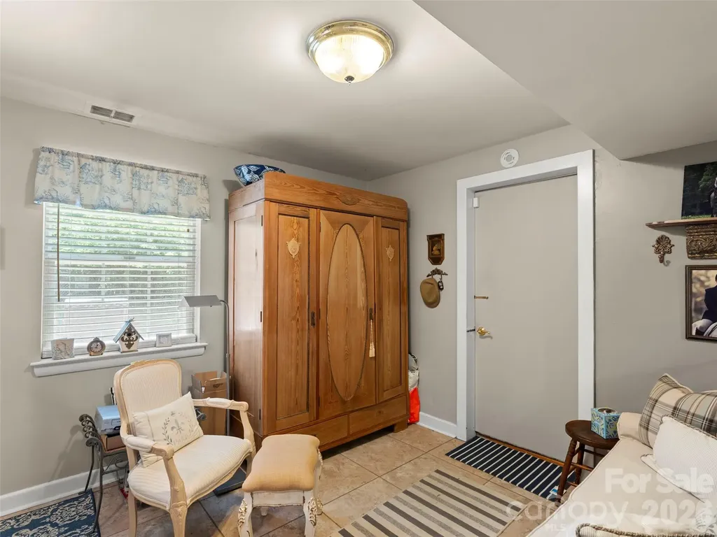 20 S Oak Forest Drive Asheville NC 28803