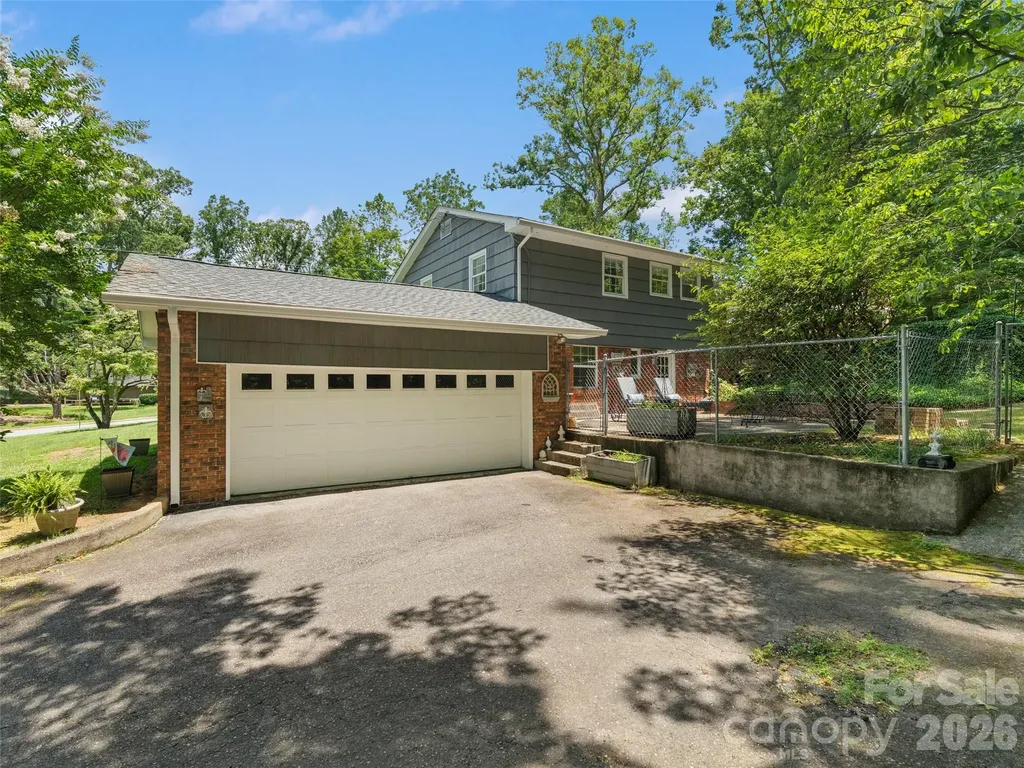20 S Oak Forest Drive Asheville NC 28803