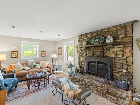 20 S Oak Forest Drive Asheville NC 28803