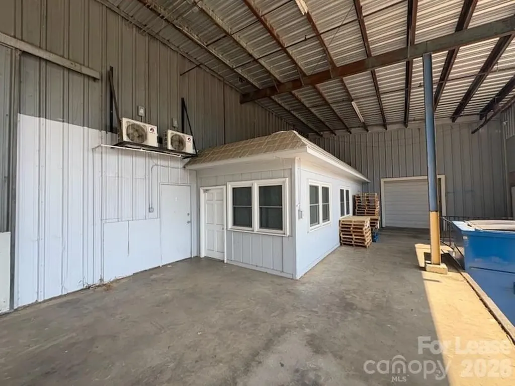 1635-4 East Dixon Boulevard Shelby NC 28150