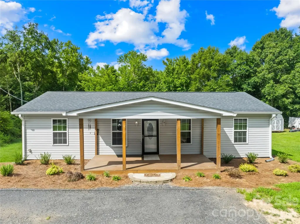 1029 Alexis High Shoals Road Dallas NC 28034