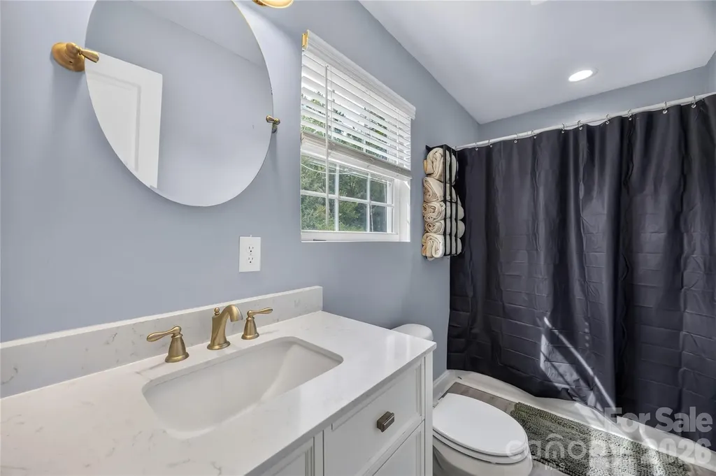 1029 Alexis High Shoals Road Dallas NC 28034