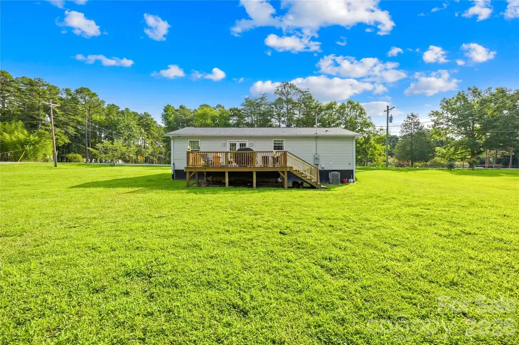 1029 Alexis High Shoals Road Dallas NC 28034