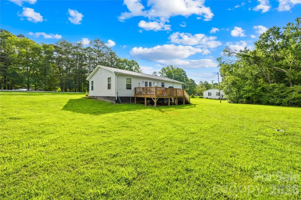 1029 Alexis High Shoals Road Dallas NC 28034