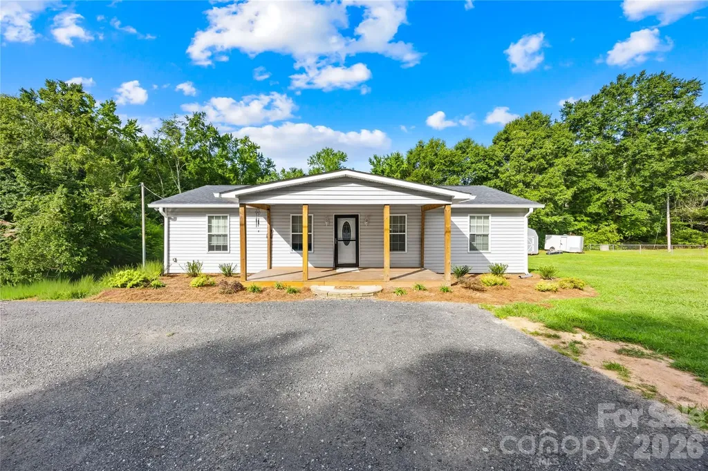 1029 Alexis High Shoals Road Dallas NC 28034