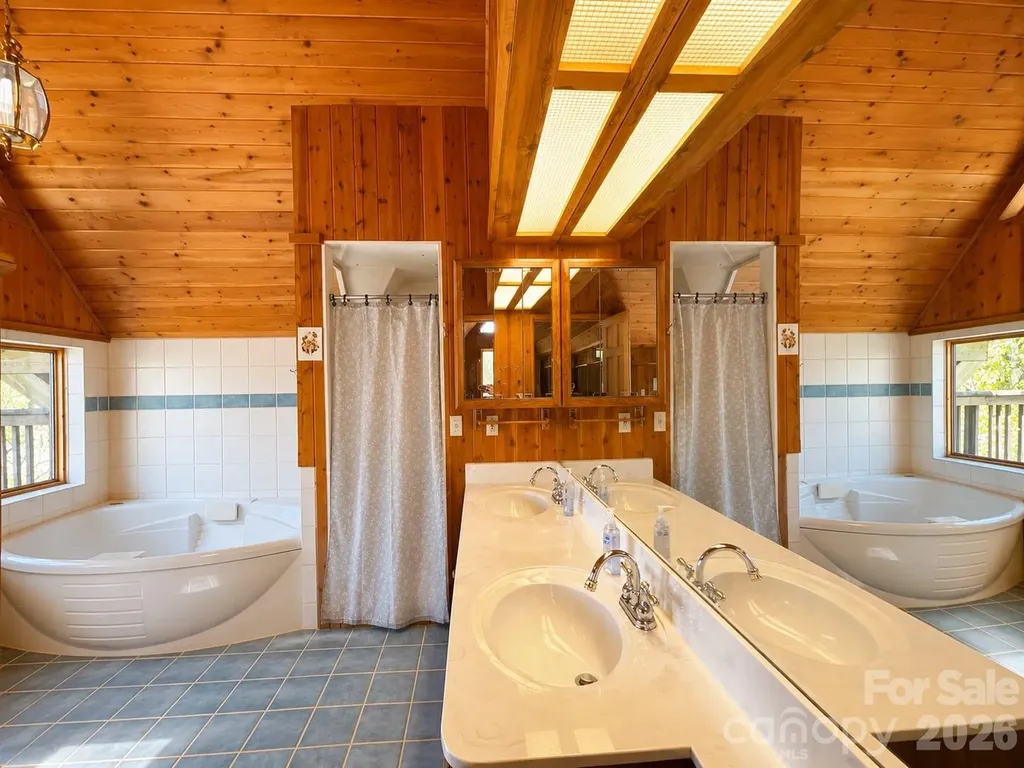 61 Skyfire Drive Burnsville NC 28714