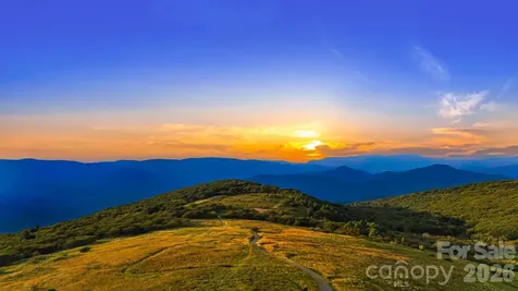 817 Running Cedar Lane Mars Hill NC 28754