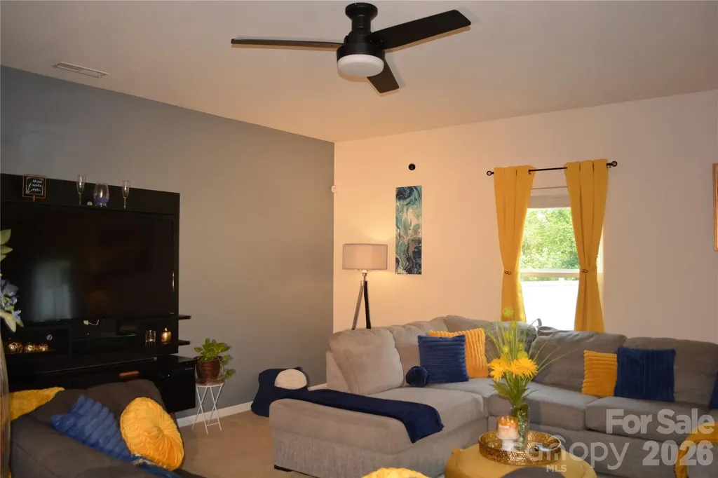 7218 Cuddington Drive Charlotte NC 28215