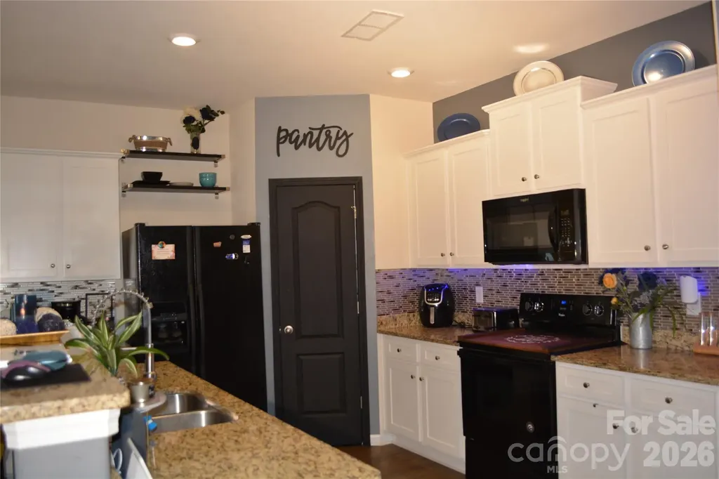 7218 Cuddington Drive Charlotte NC 28215