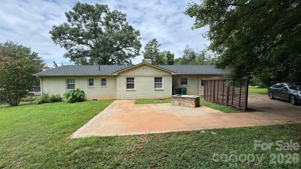 7511 Monroe Road Charlotte NC 28212