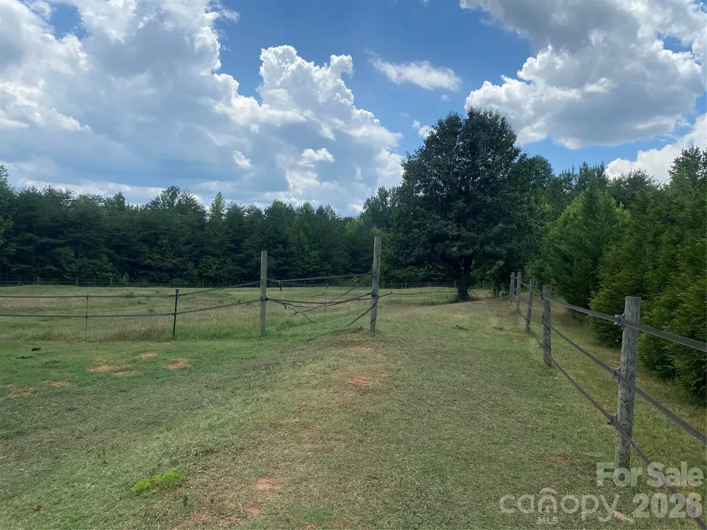 1568 John Smith Road Columbus NC 28722