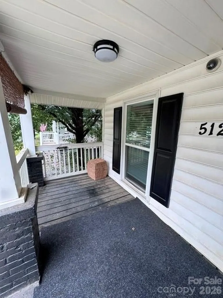 512 S Gray Street Gastonia NC 28052