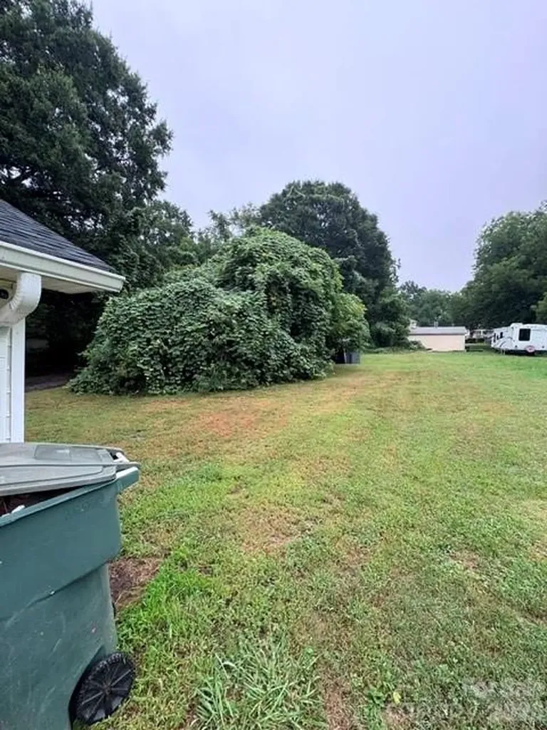 512 S Gray Street Gastonia NC 28052