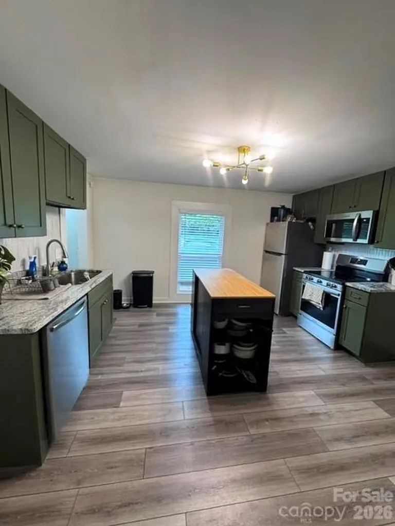 512 S Gray Street Gastonia NC 28052