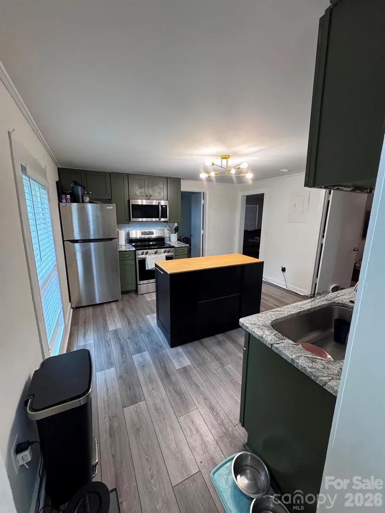512 S Gray Street Gastonia NC 28052