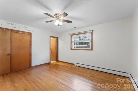8647 Us 221 Highway N Marion NC 28752