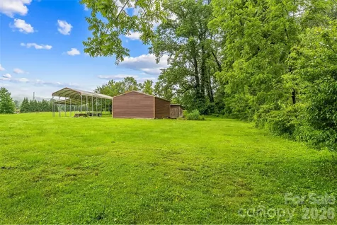 8647 Us 221 Highway N Marion NC 28752