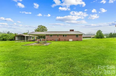 8647 Us 221 Highway N Marion NC 28752