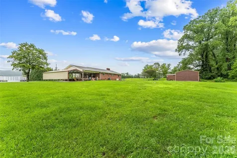 8647 Us 221 Highway N Marion NC 28752