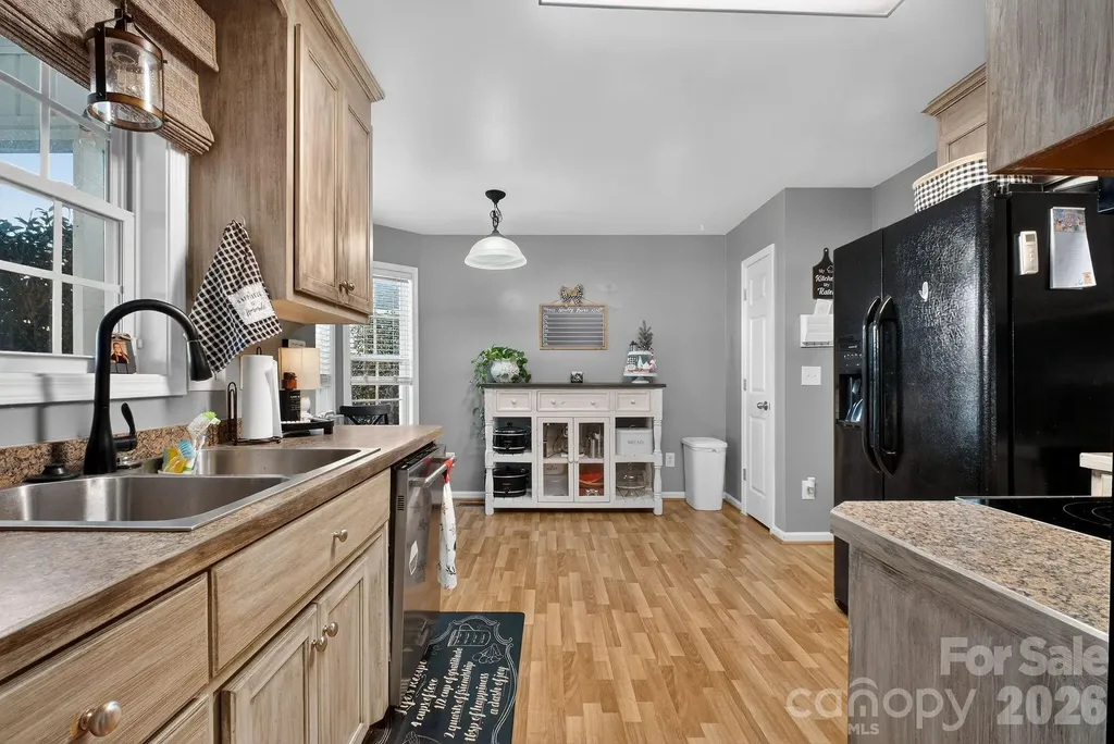 121 Guernsey Court Dallas NC 28034