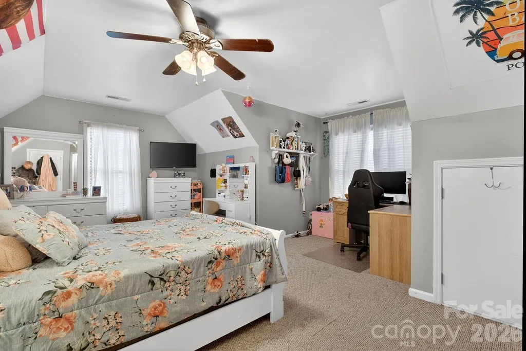121 Guernsey Court Dallas NC 28034