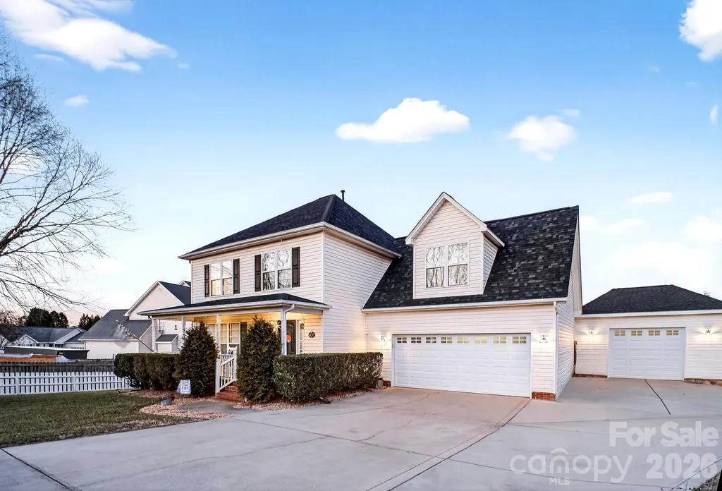 121 Guernsey Court Dallas NC 28034