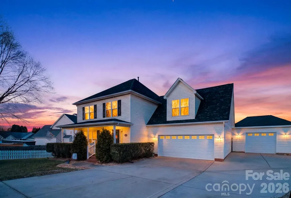 121 Guernsey Court Dallas NC 28034