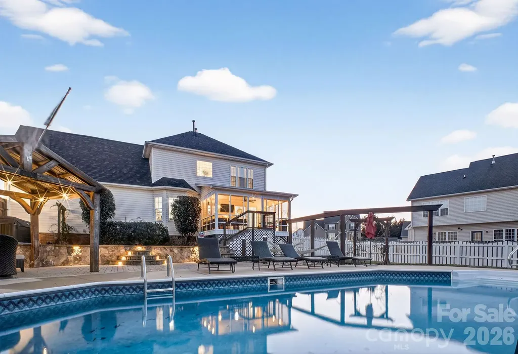 121 Guernsey Court Dallas NC 28034
