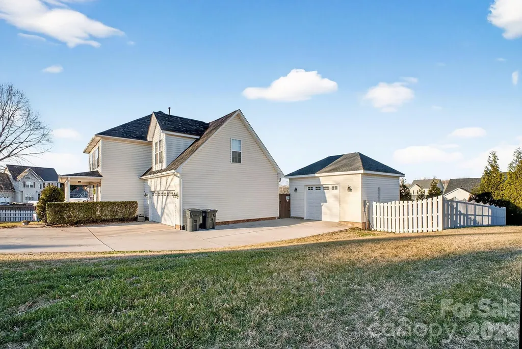 121 Guernsey Court Dallas NC 28034