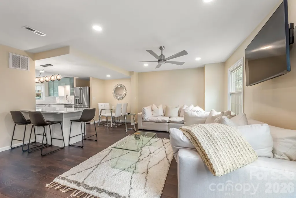 8308 Knights Bridge Road Charlotte NC 28210