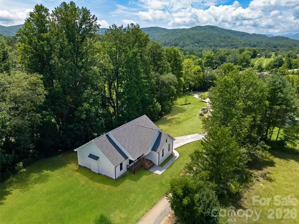 146 Cliff Road Penrose NC 28766