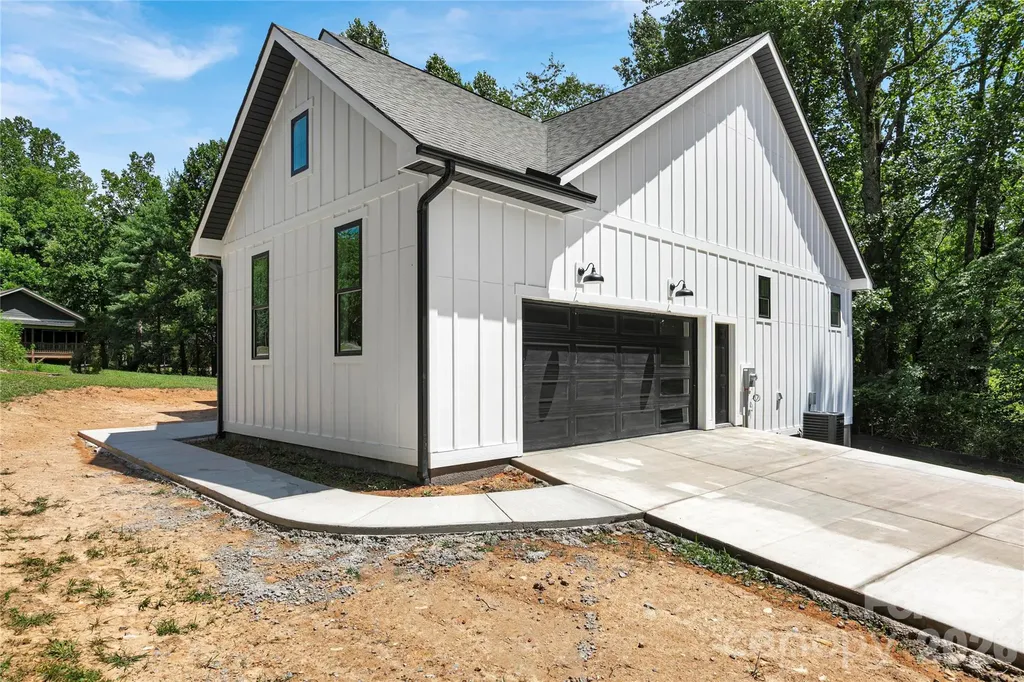 146 Cliff Road Penrose NC 28766