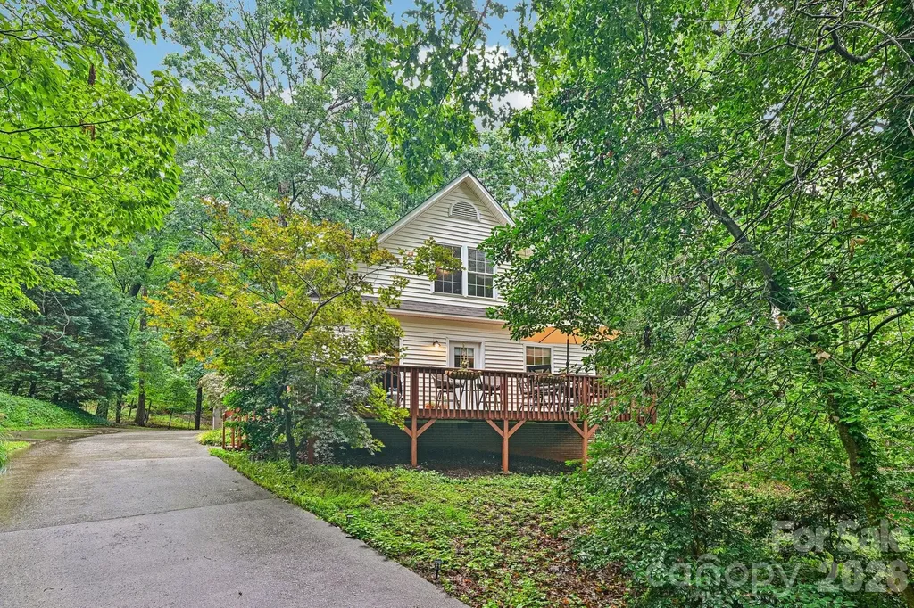 8658 Dog Leg Road Mooresville NC 28673