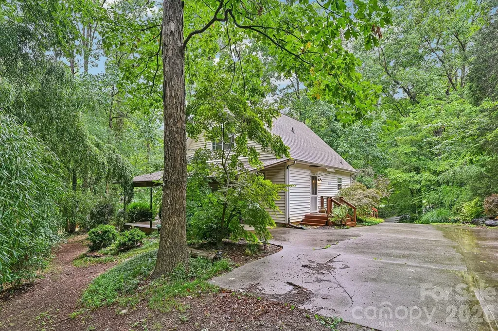 8658 Dog Leg Road Mooresville NC 28673