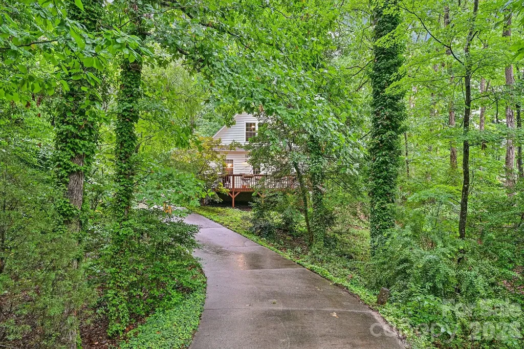 8658 Dog Leg Road Mooresville NC 28673