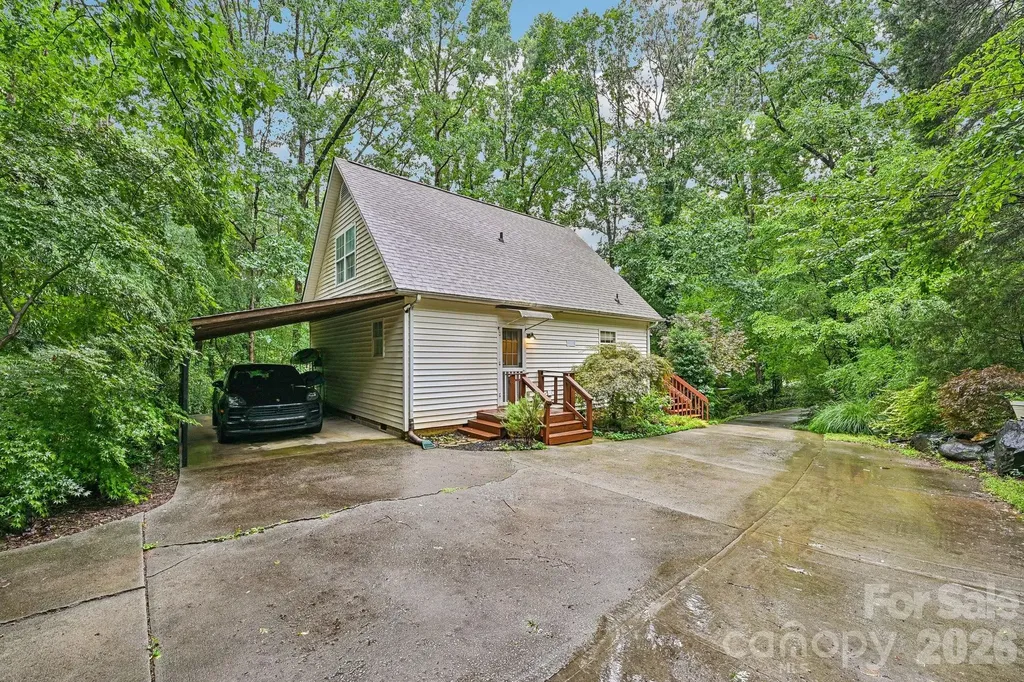 8658 Dog Leg Road Mooresville NC 28673