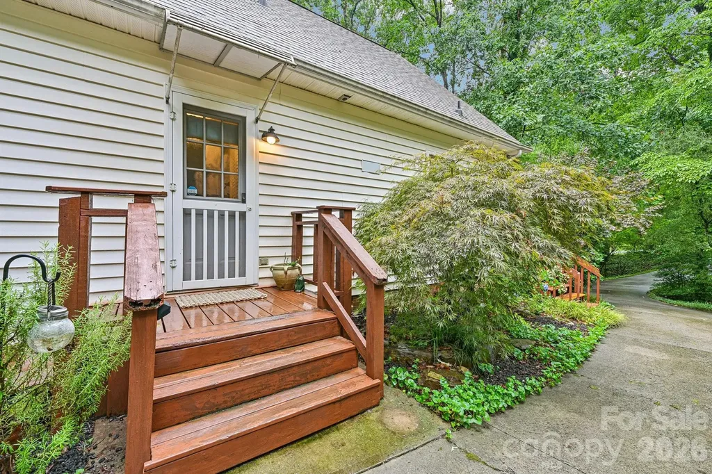 8658 Dog Leg Road Mooresville NC 28673