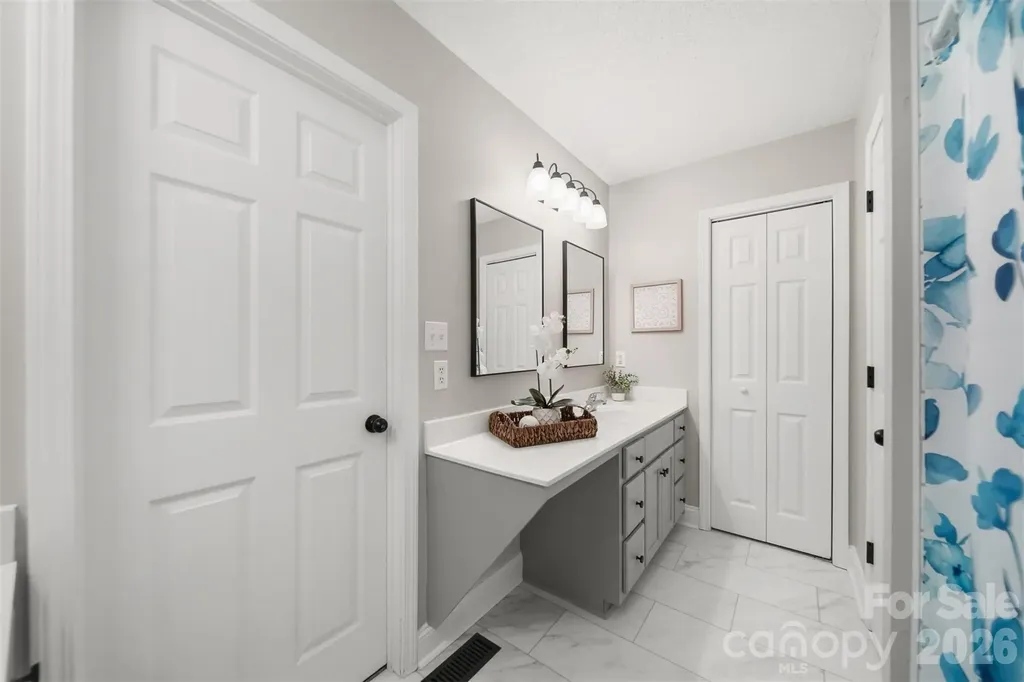 920 Barrington Drive NE Lenoir NC 28645