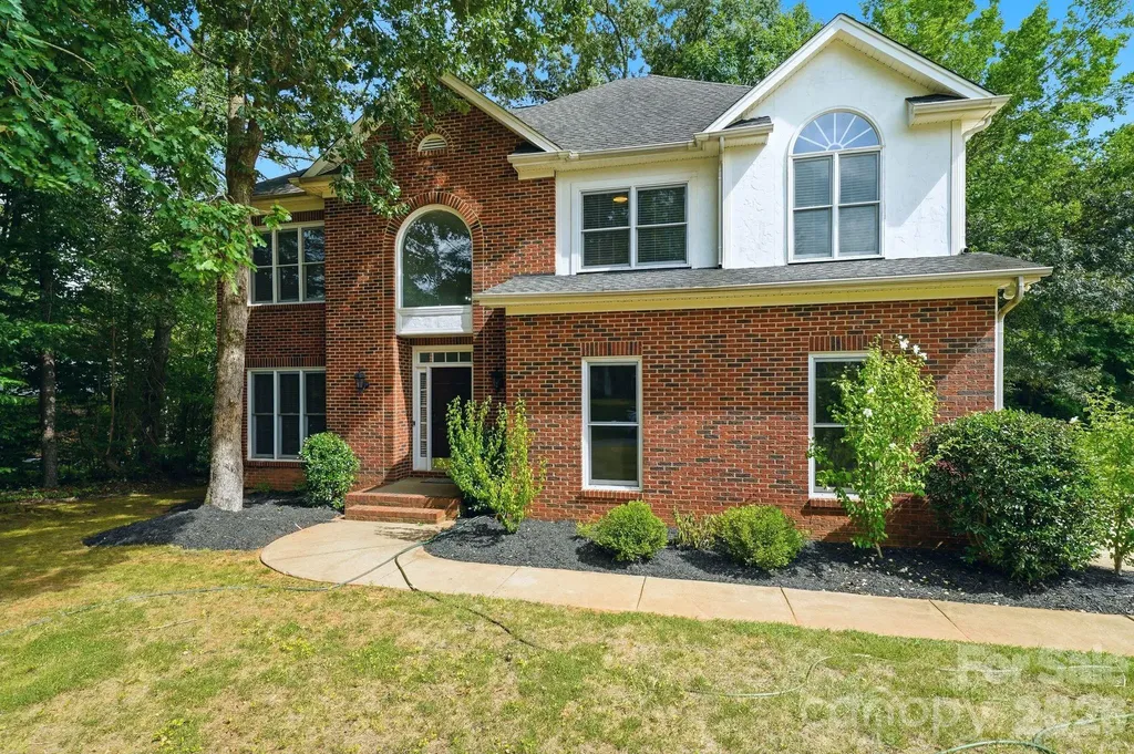 5305 Ravenglass Court Waxhaw NC 28173