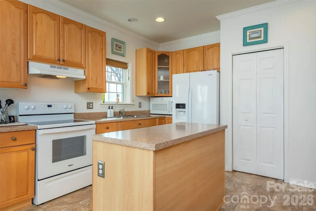 192 Buzzards Place Lake Lure NC 28746