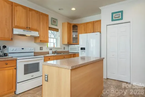 192 Buzzards Place Lake Lure NC 28746